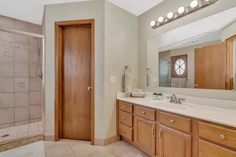 Bath - 5209 Meadowbrook St, Plainfield, IL 60586 photo 1 of 4