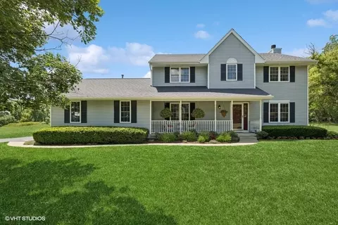 2005 Greenwood Rd, Woodstock, IL 60098