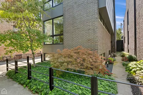 Undisclosed, Chicago, IL 60612 photo 4