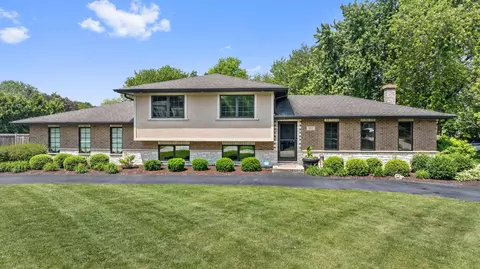 352 Eagle Ln, Bloomingdale, IL 60108