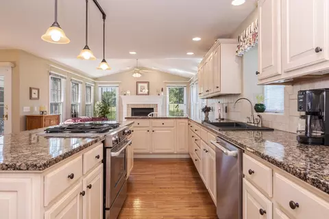 Kitchen - 605 Ironwood Cc Dr, Normal, IL 61761 photo 3 of 5