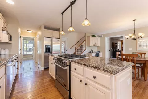 Kitchen - 605 Ironwood Cc Dr, Normal, IL 61761 photo 4 of 5