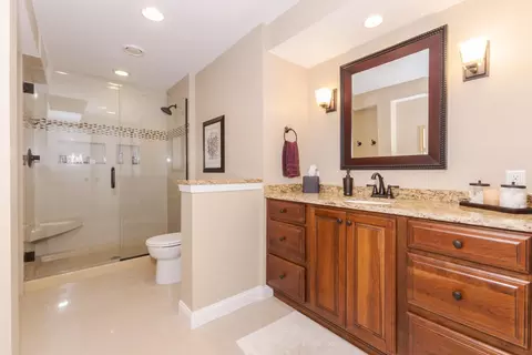 Bath - 605 Ironwood Cc Dr, Normal, IL 61761 photo 7 of 7