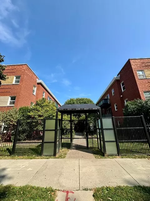 6433 N Damen Ave #3E, Chicago, IL 60645