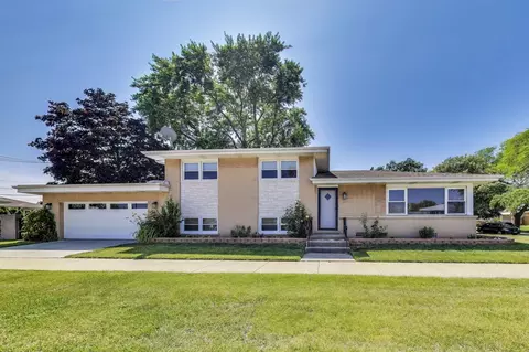 7203 W Lill St, Niles, IL 60714