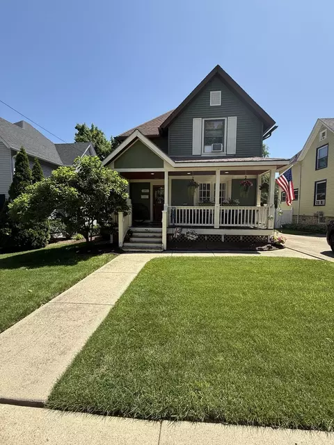 206 N 5th St, Saint Charles, IL 60174