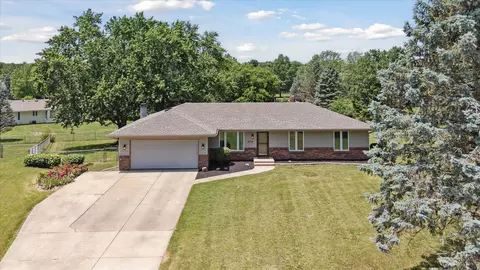 11740 Wagon Ln, Roscoe, IL 61073