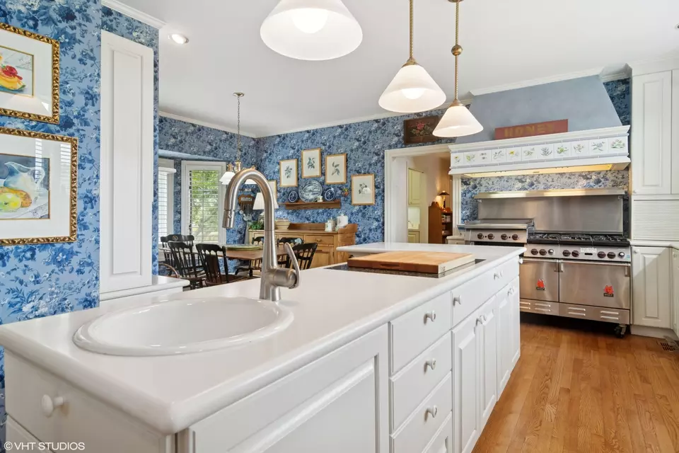 Kitchen - 2 Hickory Ln, Barrington, IL 60010 photo 2 of 4