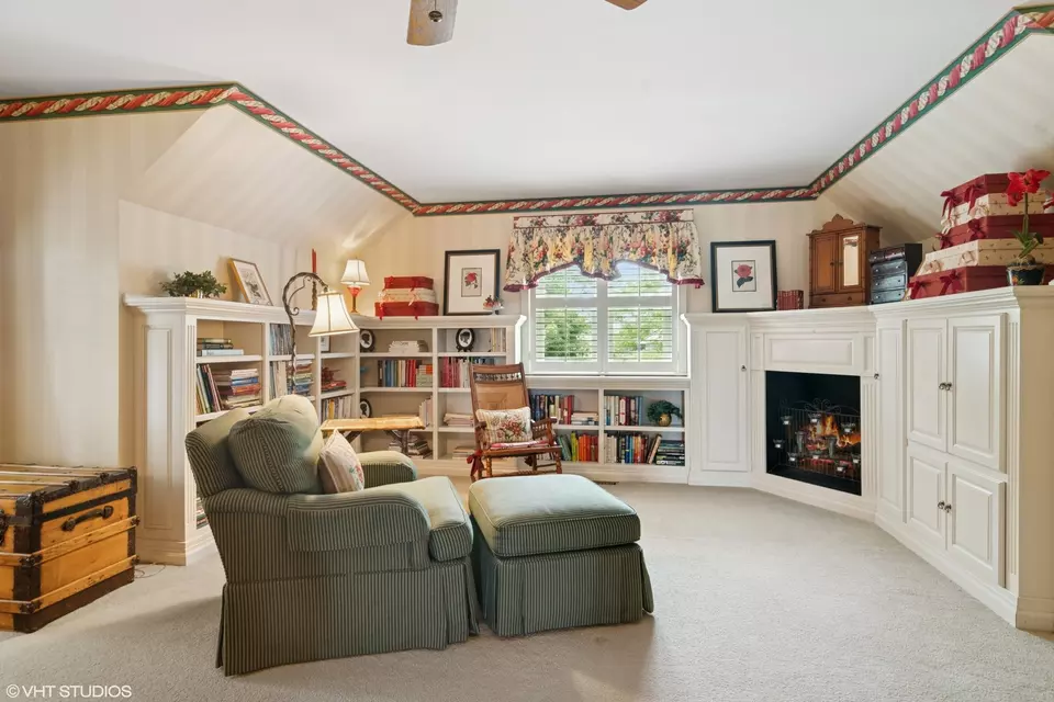 Other - 2 Hickory Ln, Barrington, IL 60010 photo 3 of 5