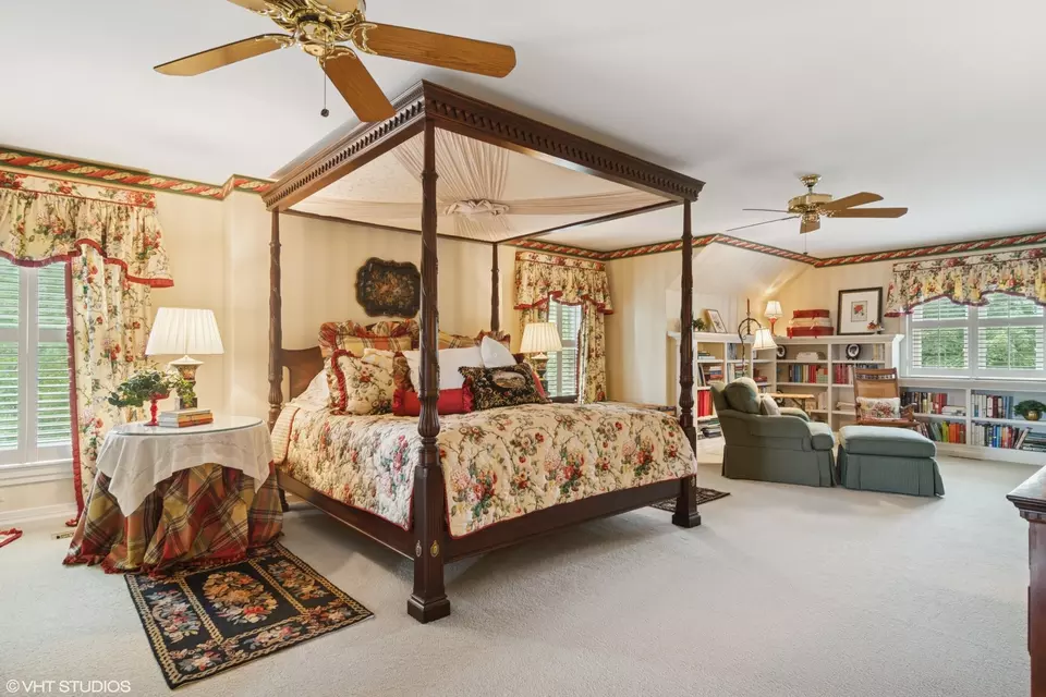 Bedroom - 2 Hickory Ln, Barrington, IL 60010 photo 1 of 4