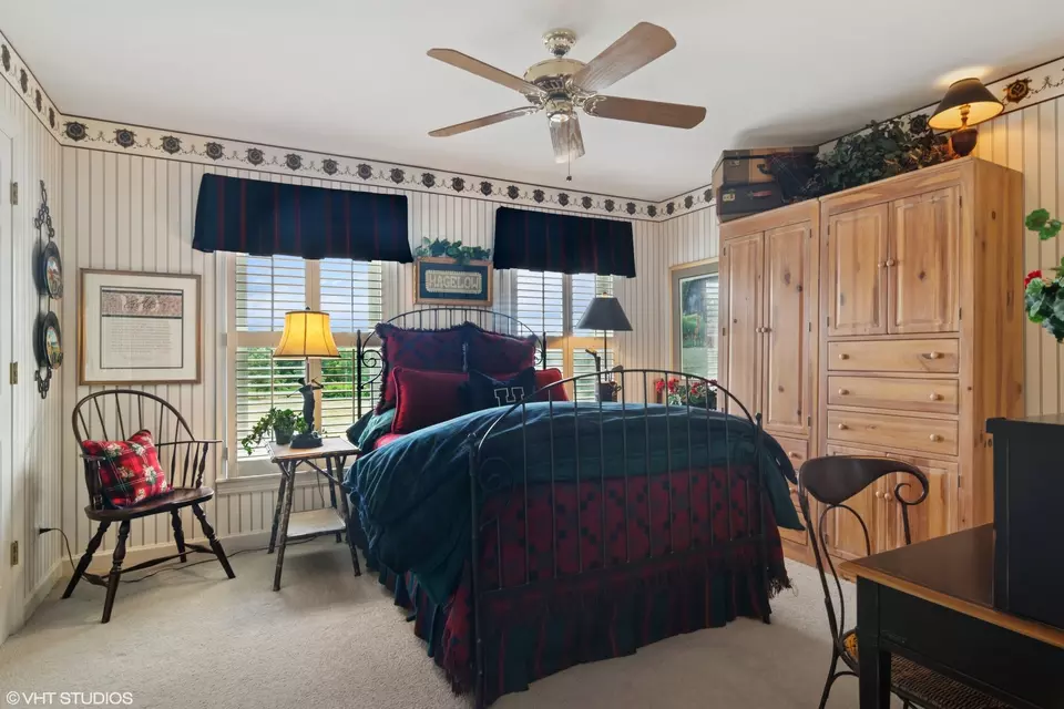 Bedroom - 2 Hickory Ln, Barrington, IL 60010 photo 3 of 4