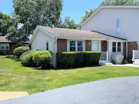 311 Northwestern Ct #A, Bloomingdale, IL 60108