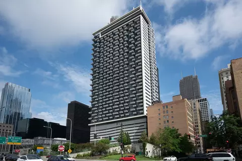 235 W Van Buren St #3807, Chicago, IL 60607