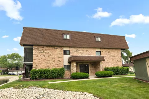 11138 Center Rd #E22, Palos Hills, IL 60465