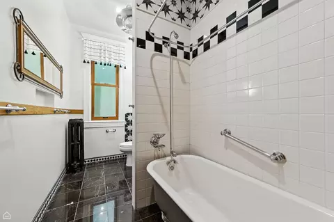 Bath - 1344 E Madison Park Ave, Chicago, IL 60615 photo 4 of 6