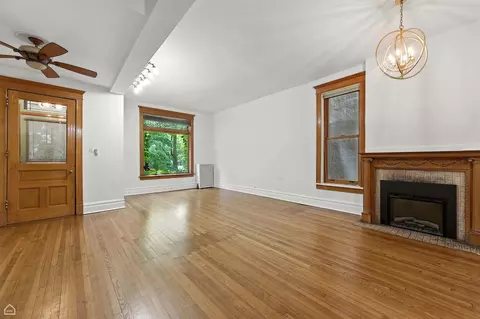 Living - 1344 E Madison Park Ave, Chicago, IL 60615 photo 2 of 6