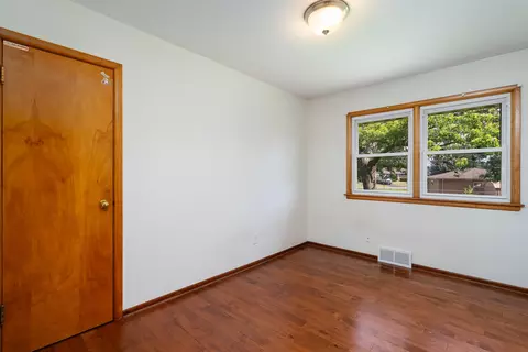 935 E 1st St, Lockport, IL 60441 photo 17