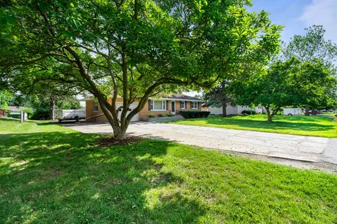 935 E 1st St, Lockport, IL 60441 photo 32