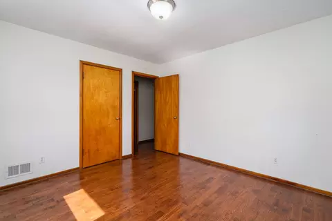935 E 1st St, Lockport, IL 60441 photo 16