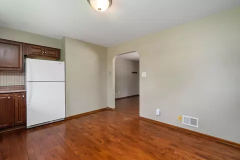 935 E 1st St, Lockport, IL 60441 photo 9