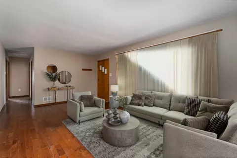 935 E 1st St, Lockport, IL 60441 photo 3