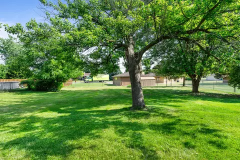 935 E 1st St, Lockport, IL 60441 photo 27