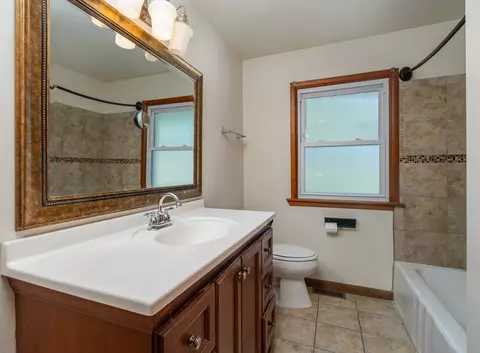 935 E 1st St, Lockport, IL 60441 photo 19