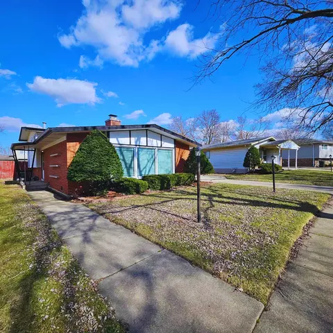 525 N Park Dr, Glenwood, IL 60425