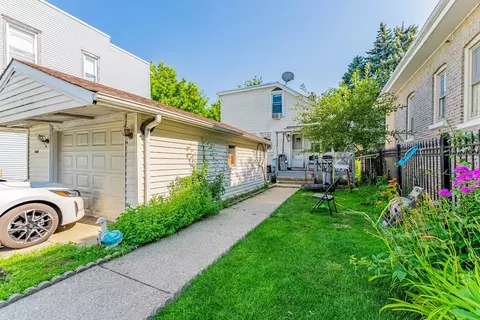 5009 W Addison St, Chicago, IL 60641