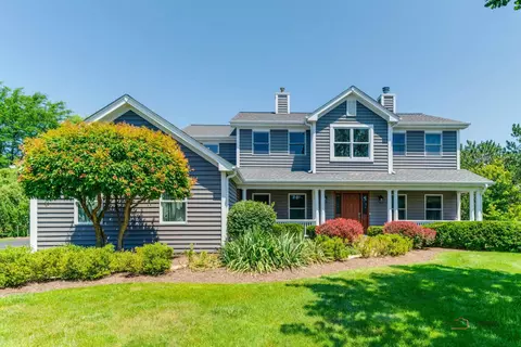 31016 Prairie Ridge Ct, Libertyville, IL 60048