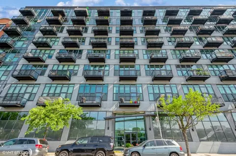1224 W Van Buren Ave #204, Chicago, IL 60607