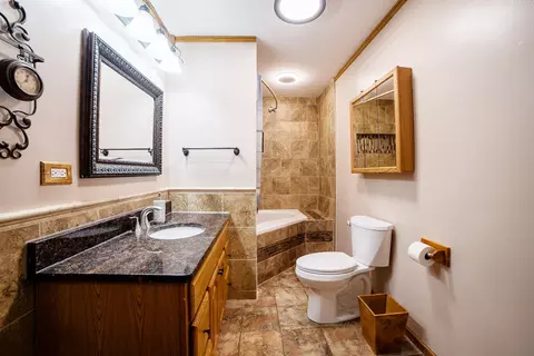 Bath - 712 Mchenry Ave, Mchenry, IL 60050 photo 1 of 2