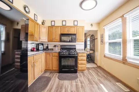 Kitchen - 712 Mchenry Ave, Mchenry, IL 60050 photo 1 of 2
