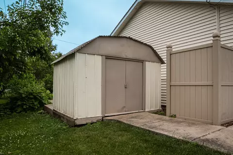 Exterior - 712 Mchenry Ave, Mchenry, IL 60050 photo 4 of 6
