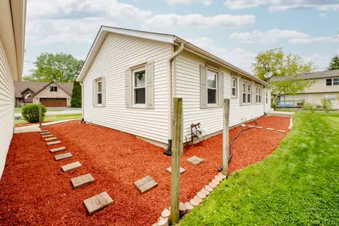 Exterior - 712 Mchenry Ave, Mchenry, IL 60050 photo 3 of 6
