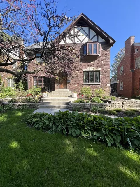 471 Kent Rd, Riverside, IL 60546