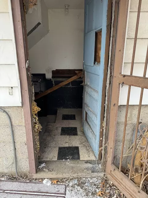 Entry Way - 16973 Jodave Ave, Hazel Crest, IL 60429 photo 2 of 2