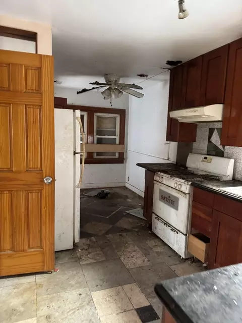 Kitchen - 16973 Jodave Ave, Hazel Crest, IL 60429 photo 1 of 1