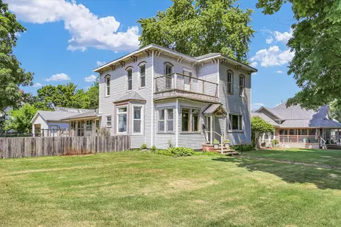 403 E Cooke St, Mount Pulaski, IL 62548 photo 4