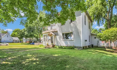 403 E Cooke St, Mount Pulaski, IL 62548 photo 3