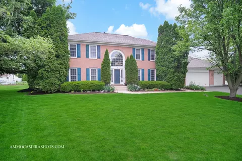 4 Dryden Ct, Algonquin, IL 60102