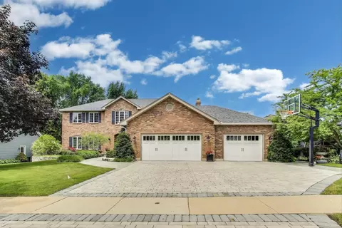1205 Kristin Dr, Libertyville, IL 60048