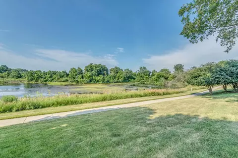 3866 Kingsmill Dr, Elgin, IL 60124 photo 25