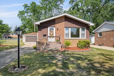 444 N Manchester Dr, Chicago Heights, IL 60411