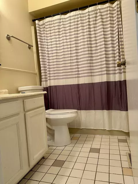 Bath - 706 Golfcrest Rd N #3, Normal, IL 61761 photo 2 of 2