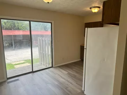 Dining - 706 Golfcrest Rd N #3, Normal, IL 61761 photo 1 of 1