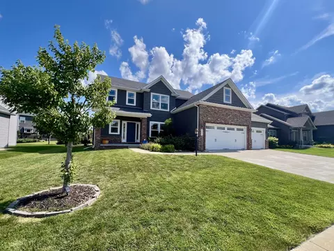1111 Ashford Ct, Mahomet, IL 61853