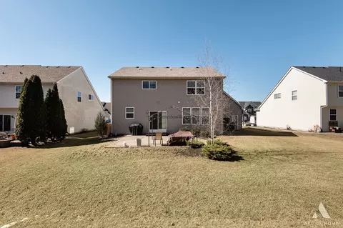 Exterior - 1007 Biltmore Dr, Elgin, IL 60120 photo 5 of 6