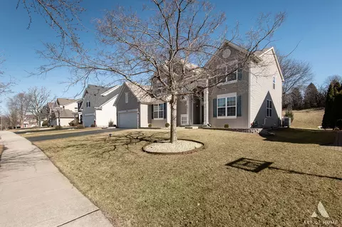 Exterior - 1007 Biltmore Dr, Elgin, IL 60120 photo 3 of 6