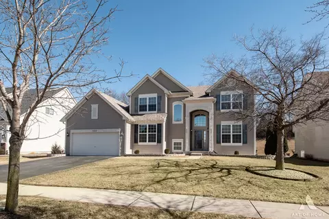 1007 Biltmore Dr, Elgin, IL 60120